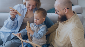Família reunida em momento acolhedor, simbolizando apoio familiar no tratamento da dependência química.